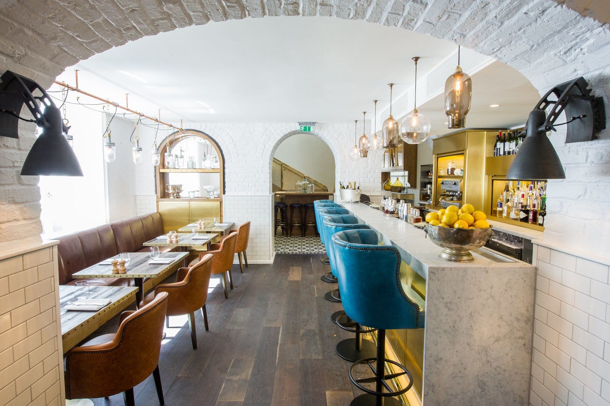 โรงแรมดิแอมเพอร์ซานด์ ลอนดอน ร้านอาหาร รูปภาพ Interior of the restaurant