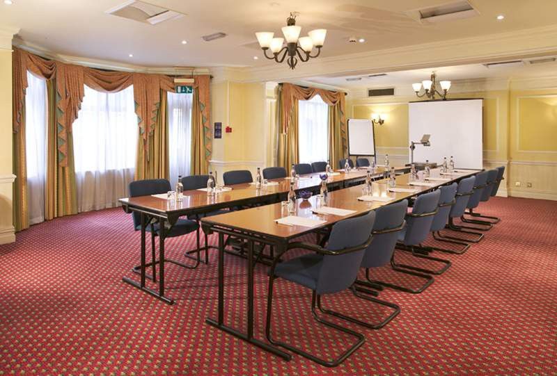 โรงแรมดิแอมเพอร์ซานด์ ลอนดอน ภายนอก รูปภาพ The meeting room