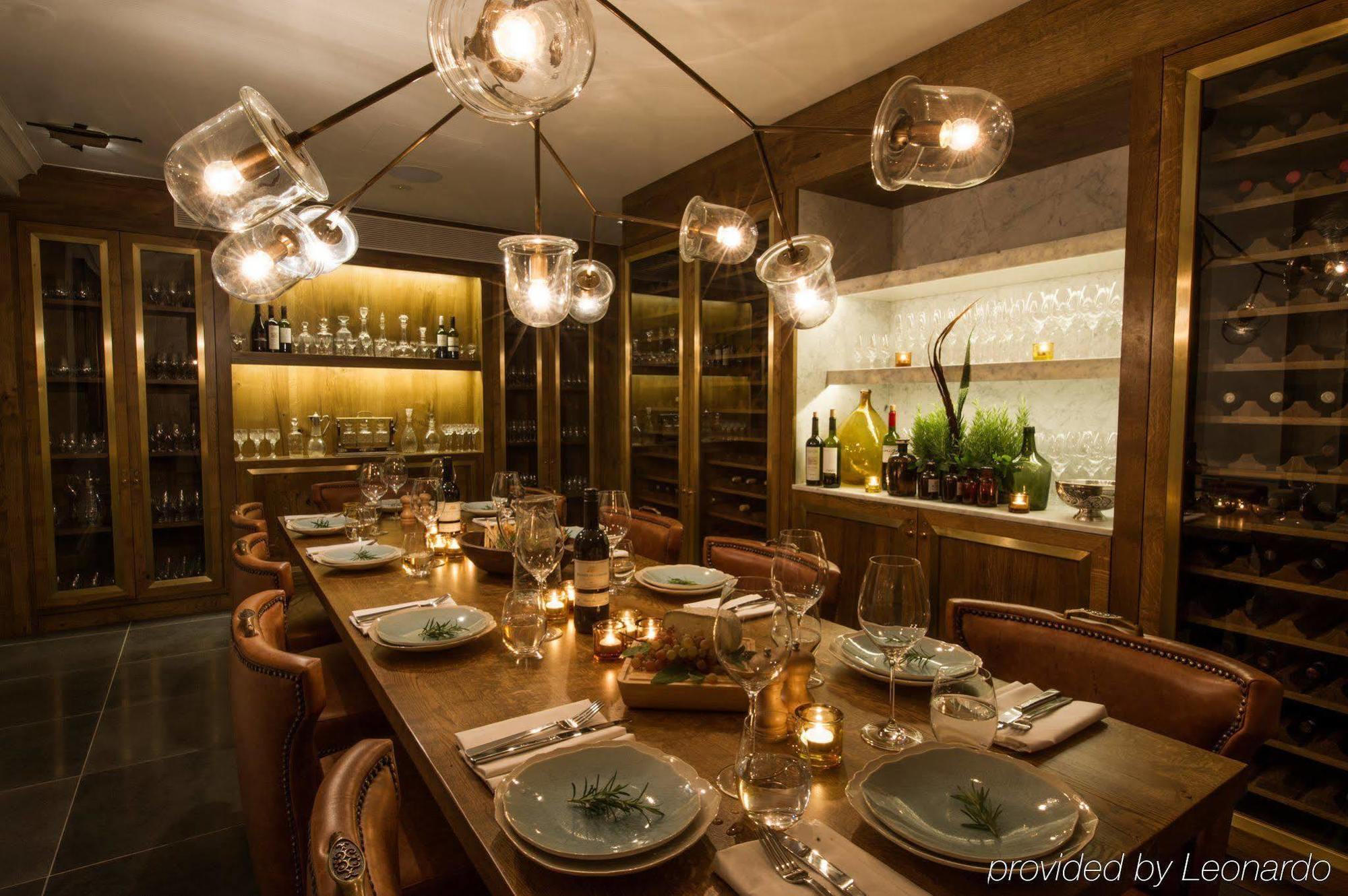 โรงแรมดิแอมเพอร์ซานด์ ลอนดอน ร้านอาหาร รูปภาพ Private dining room at the restaurant